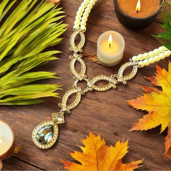 Heidi Daus Jewelry - HEIDI DAUS Beaded Faux Pearl Statement Necklace